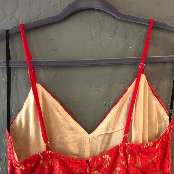 NWOT Lulu’s One Wish Red Lace Midi Dress Brand New - Picture 11 of 15